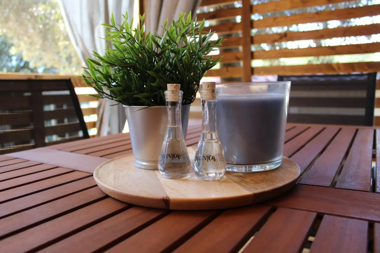 Two Sisters Mobile Home Biograd Na Moru